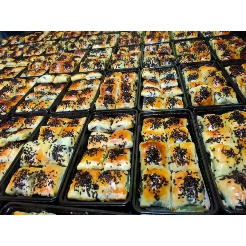 

bolen pisang coklat keju