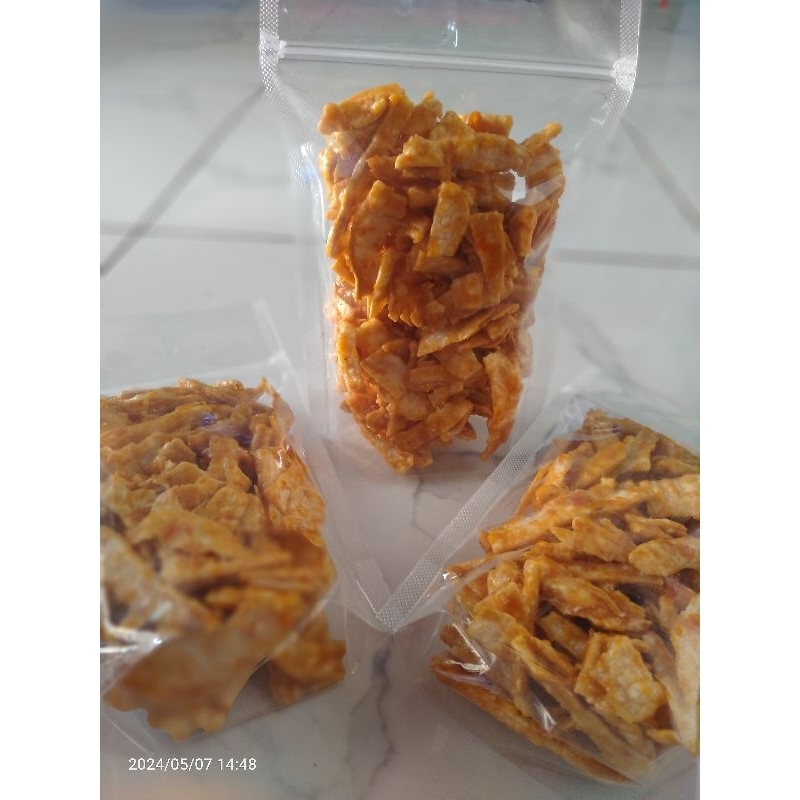 

Paket 3 Bungkus Bestak manggleng pedas manis cabe ulek