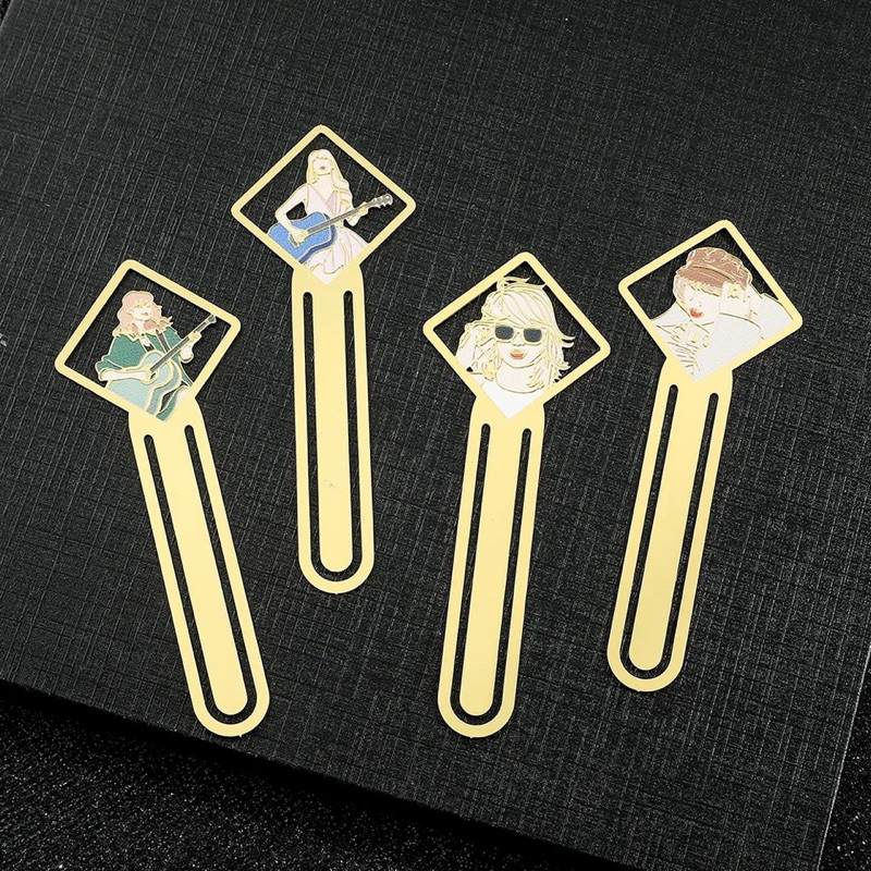 

Bookmarks pembatas buku Taylor Swift