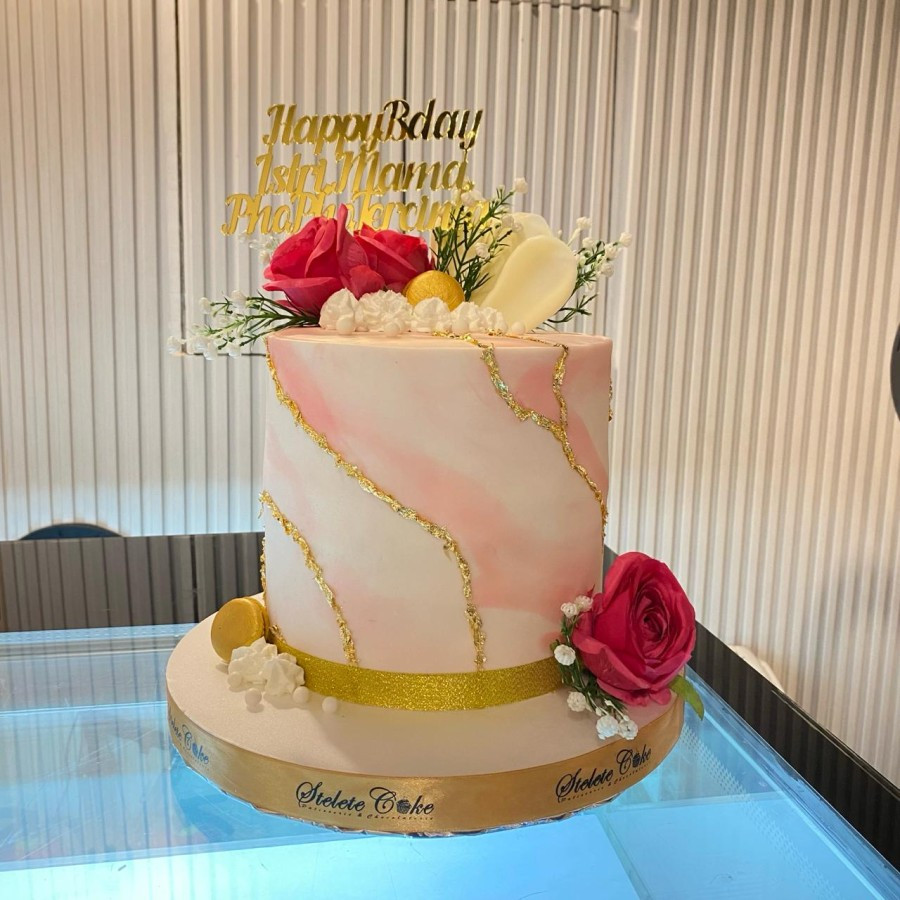 

Kue Ulang Tahun / Birthday Cake Flower / Kue Ultah Costum