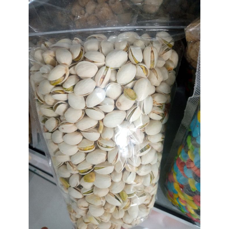 

kacang pistachio