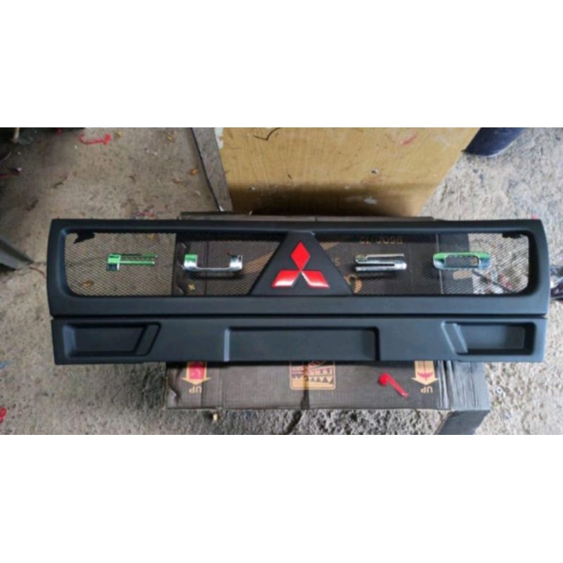 grill mobil L300 emblem fuso