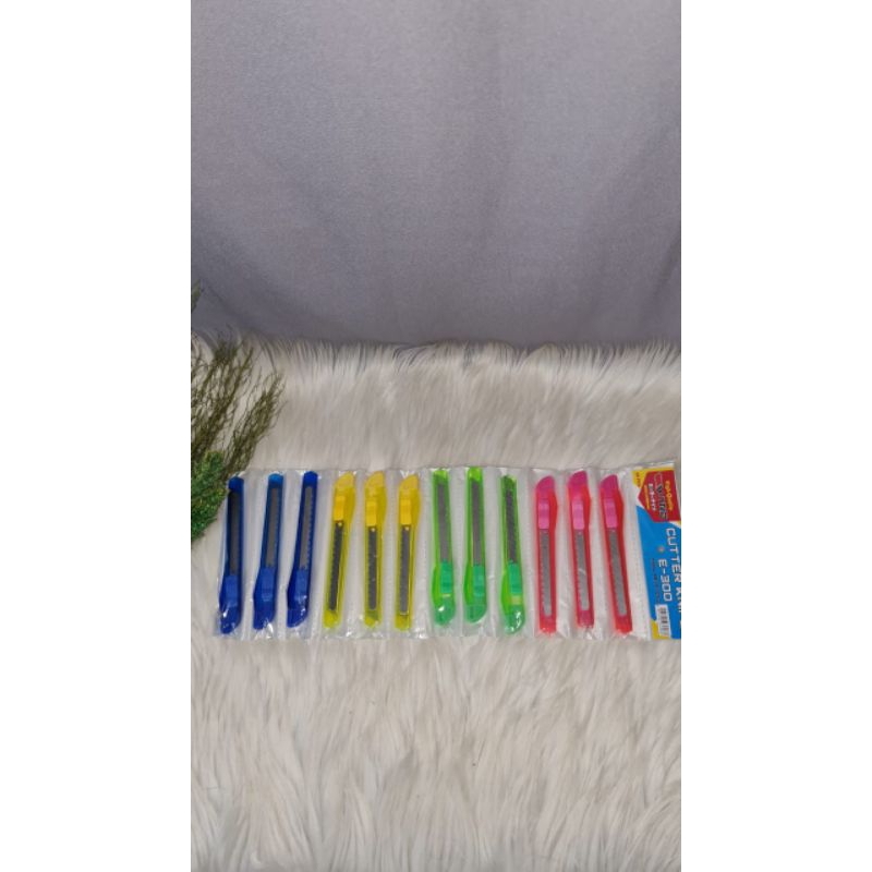

12 PCS CUTTER RENTENG KECIL/CUTTER PLASTIK