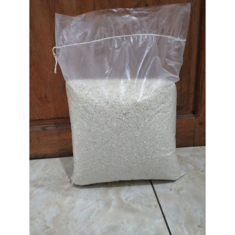 

Beras Padi Baru Asli Rembang Wangi dan Pulen