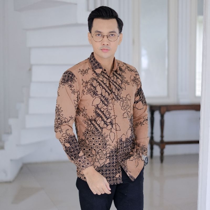 Warna Mocca pink Kemeja Batik Pria Slimfit Lengan Panjang Lapis Furing Motif Pameling Panjang Baju B