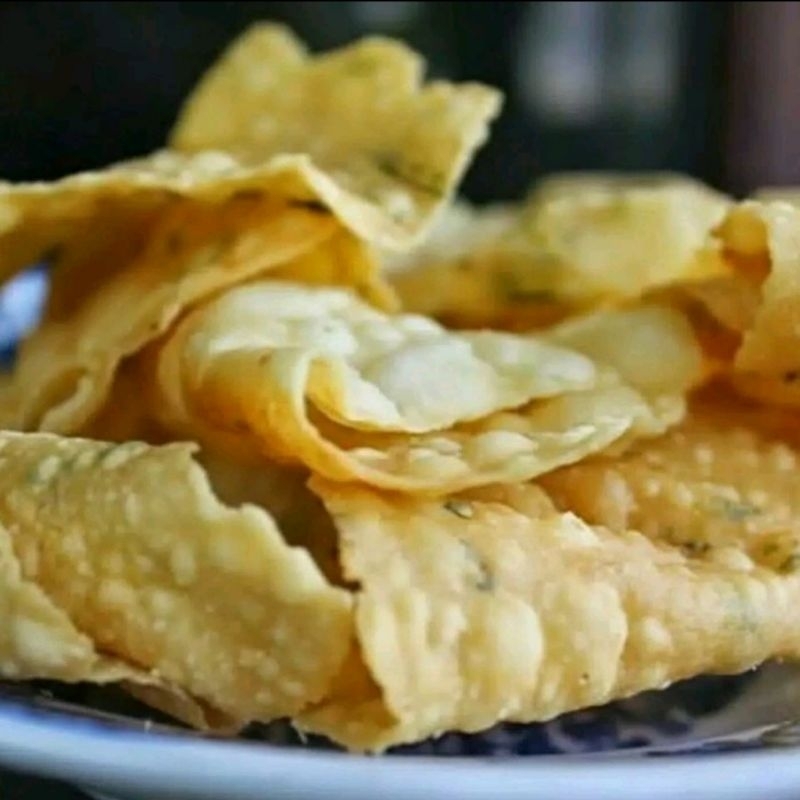 

KERIPIK BAWANG/KERIPIK PANGSIT 1 KG PEDAS DAN ORIGINAL WONOSOBO