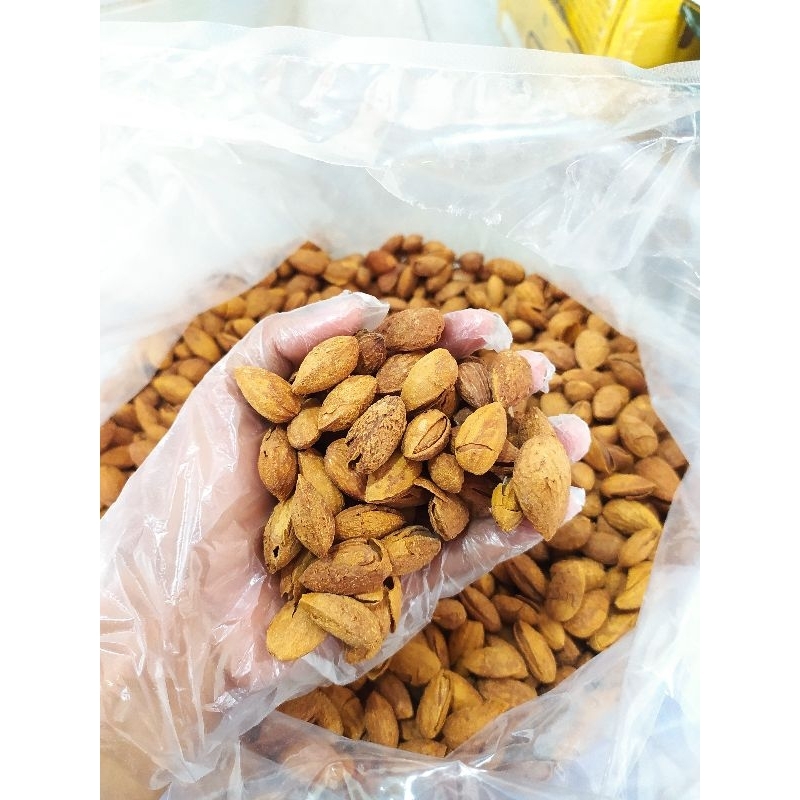 

Kacang Almond panggang Premium 1 kg