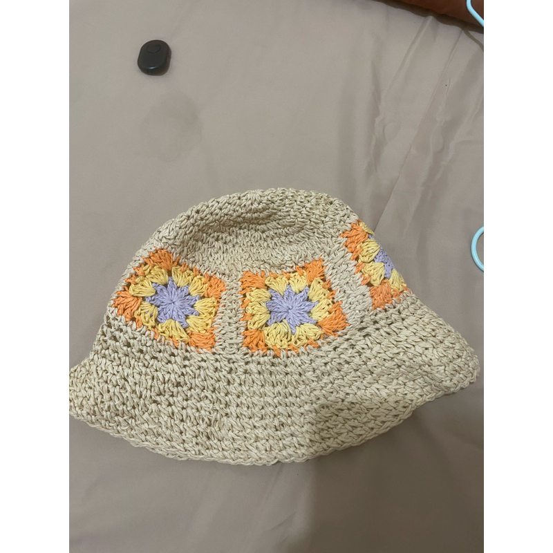 Preloved topi pantai