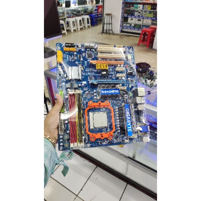 mobo amd am2+ gigabyte include proc phenom 550