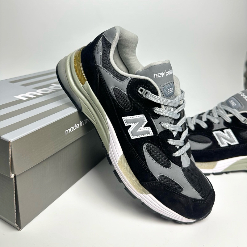 Sepatu Sneakers Casual Pria NB 992 Black and White Made In USA 100% BNIB