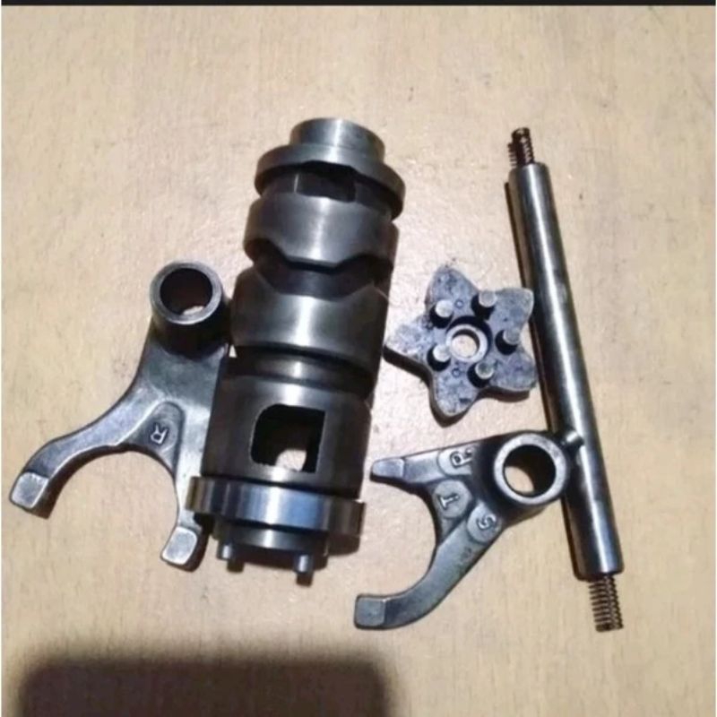 BOTOLAN RASIO CAPIT UDANG CAKARAN TRASMISI SET YAMAHA JUPITER Z ORIGINAL