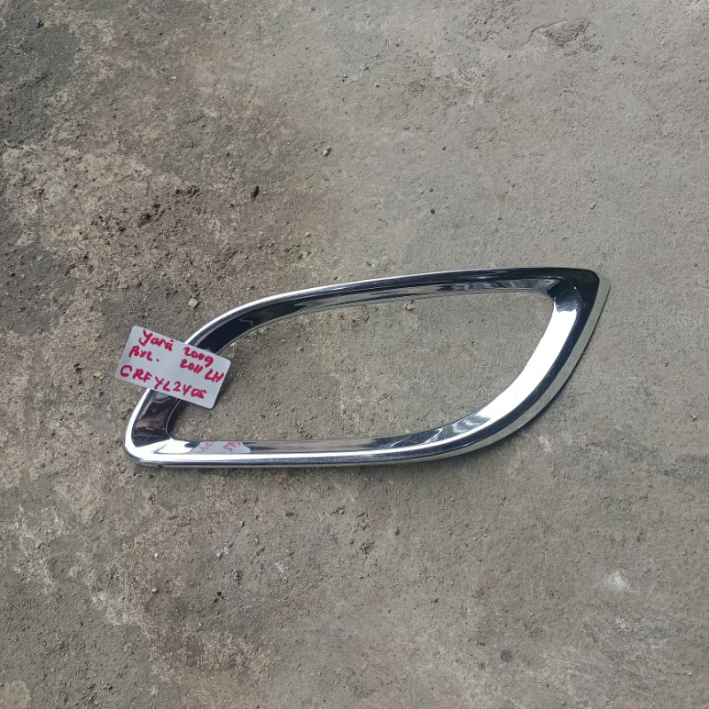 cover foglamp Yaris 2010 kiri
