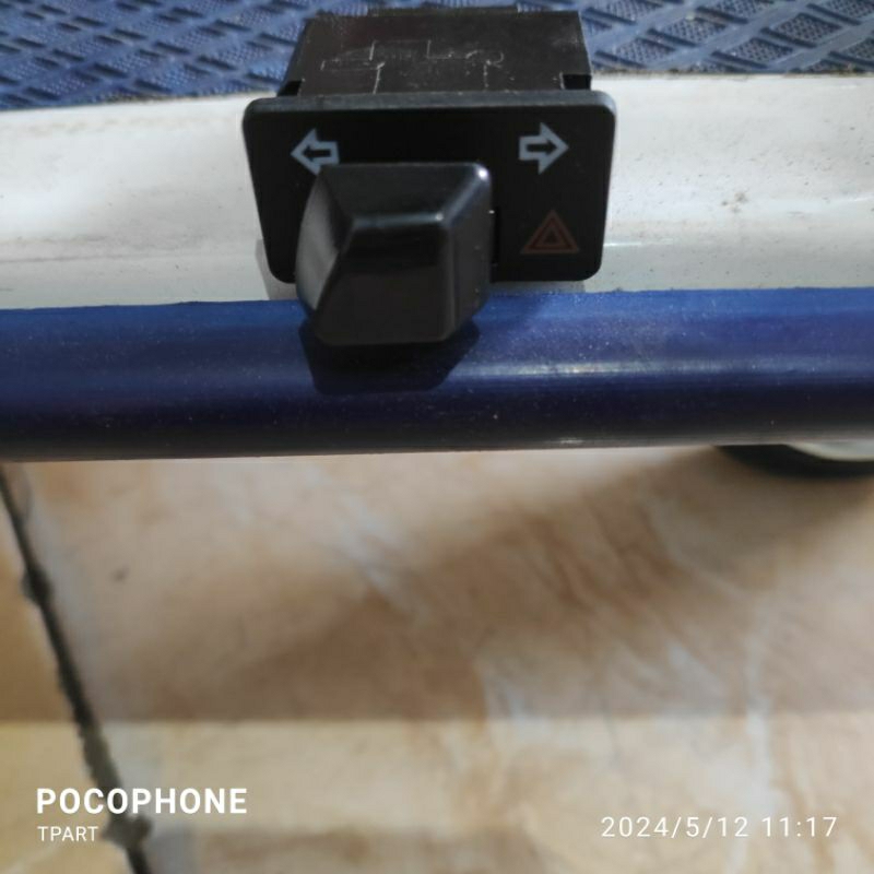 TOMBOL SEN HAZARD VARIO 150 / BEAT ESP