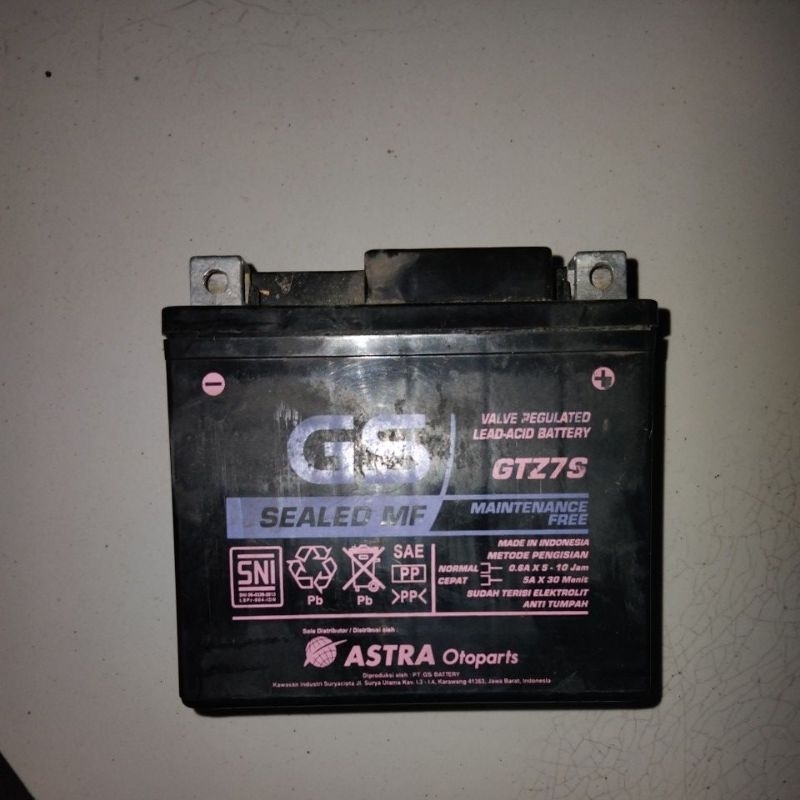 Aki sepeda motor merk Yuasa