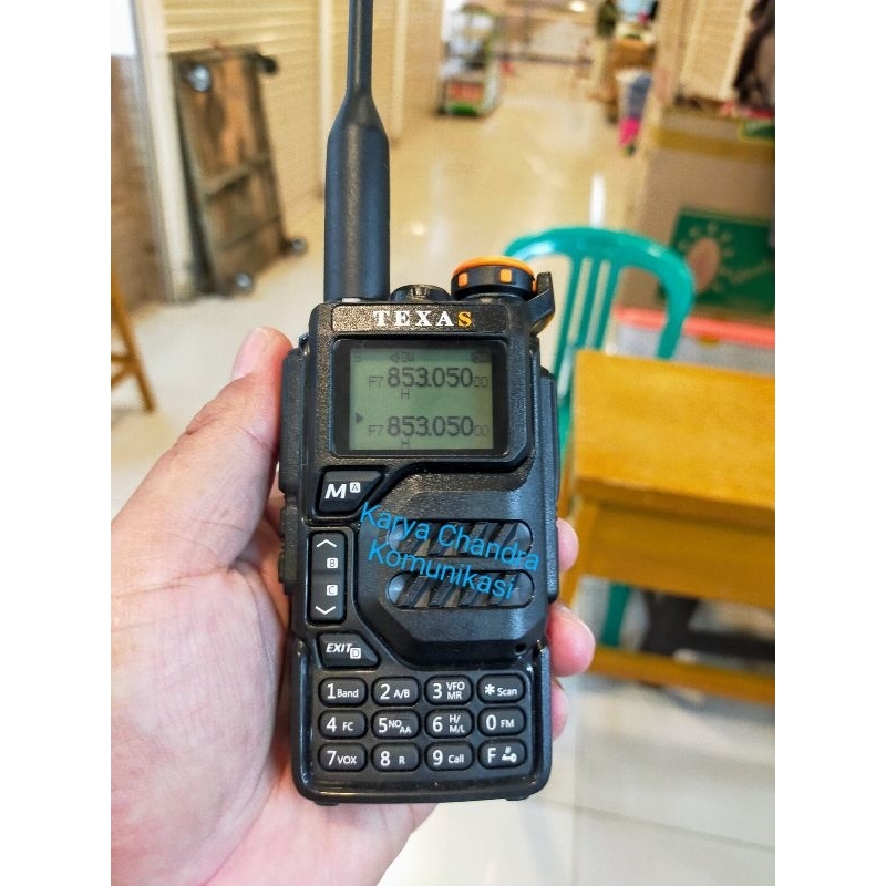HT HANDIE TALKIE MULTI BAND VHF UHF HIG UHF LOW 800 MHZ