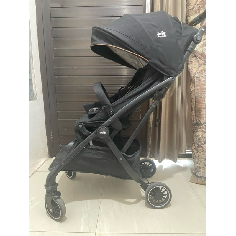 Preloved Joie tourist signature