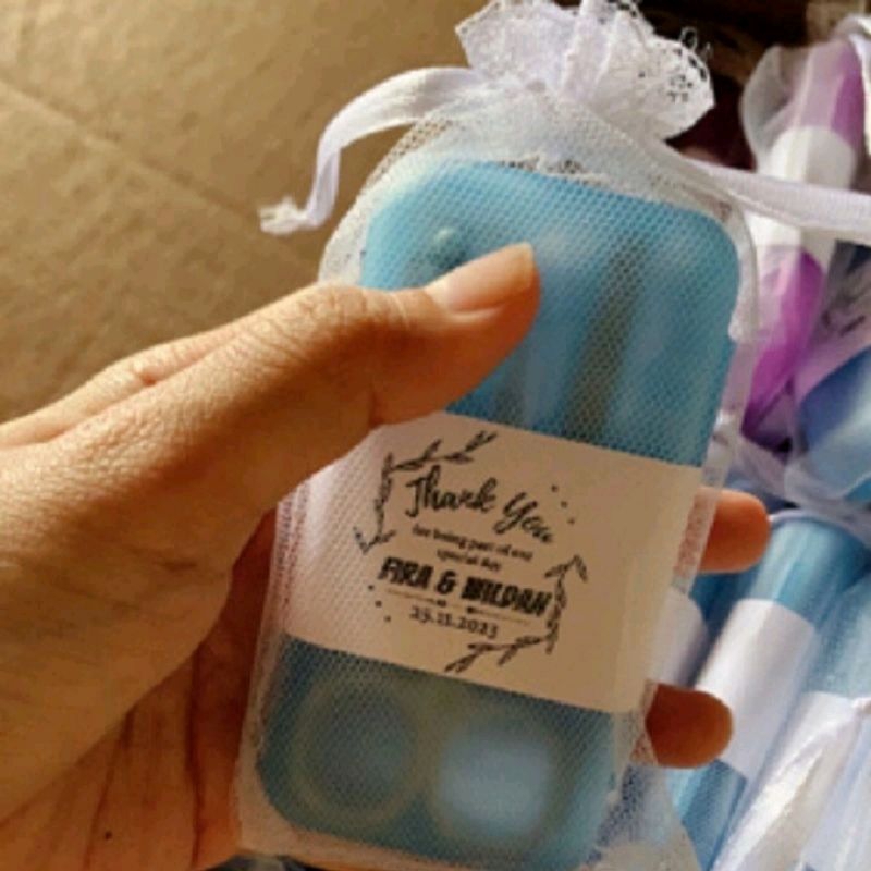 

POUCH!!! TILE UNTUK SOUVENIR HARGA/PCS SIZE 7X13CM