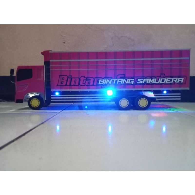 Miniatur tronton variasi lampu