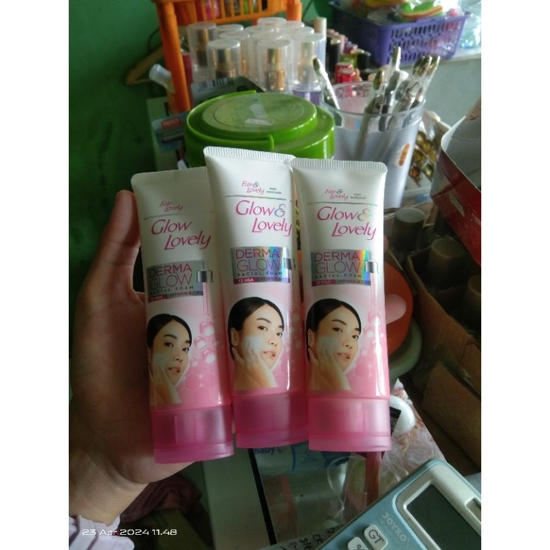 Facial Wash Fair N Lovely Kemasan terbaru