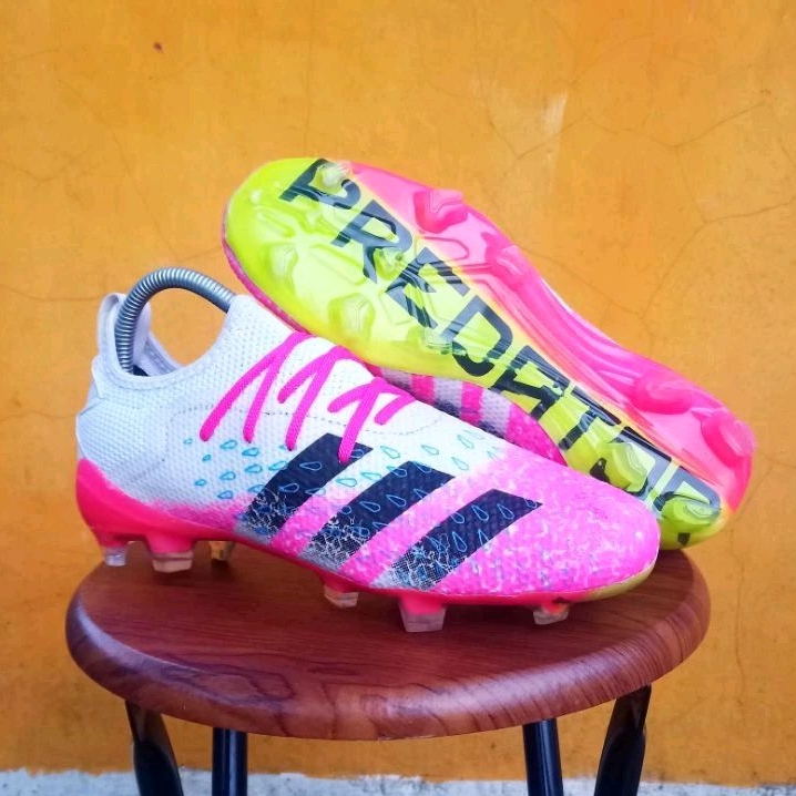 sepatu bola adidas predator sol bening 38-44 sepatu bola semi boots putih pink