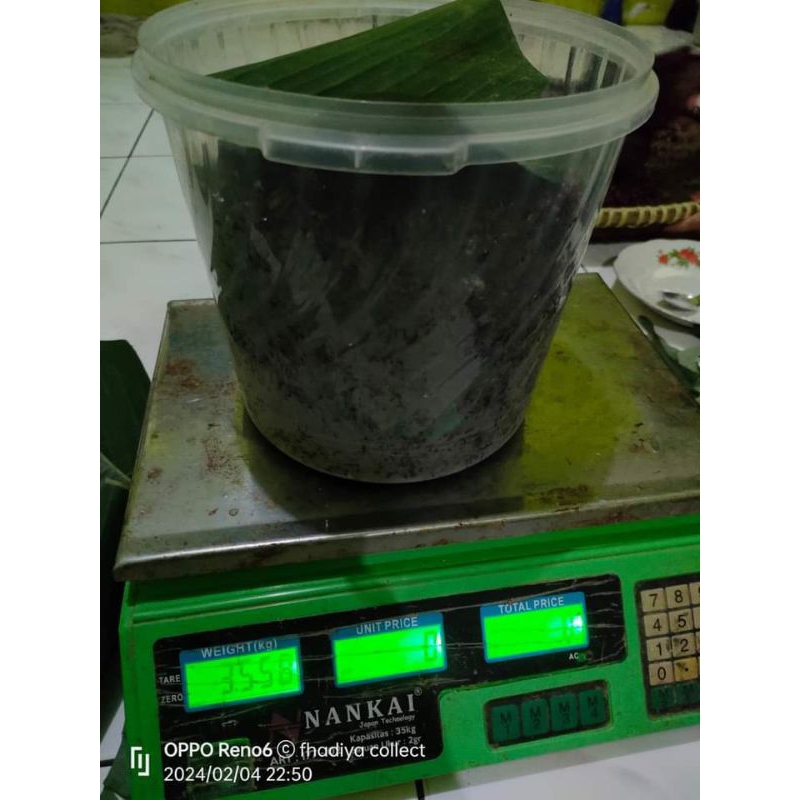 

TAPE KETAN HITAM MANIS