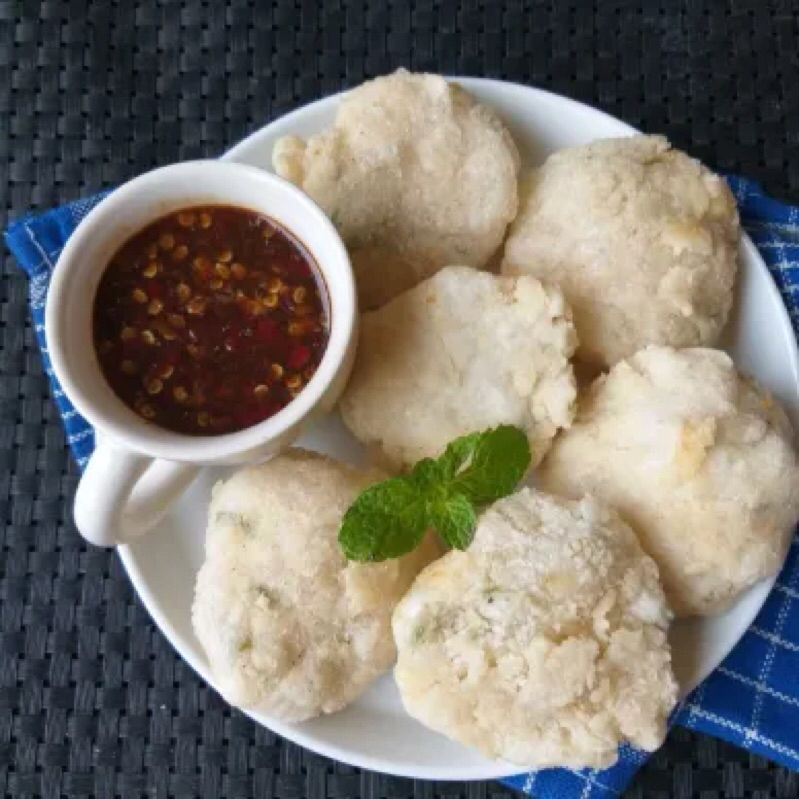 

Cireng frozer salju bumbu rujak