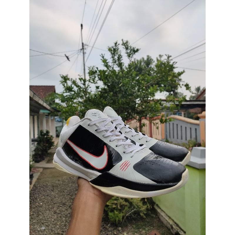 KOBE 5 PROTRO BRUCE LEE ALTERNATE