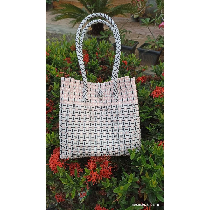 Tas Anyaman Plastik Jali-Jali size M dan L