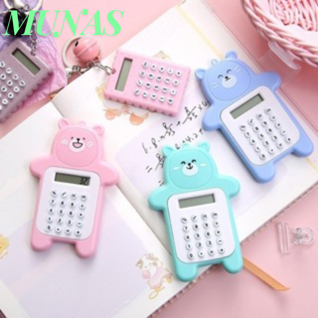 

MUNAS Calculator Mini Portable Motif Bear Kalkulator Portable Mini Beruang Kalkulator Unik Kalkulator 8 Digit Mini Portable Kalkulator Beruang Tombol Karet Kalkulator Sekolah /Stationary Warna Warni