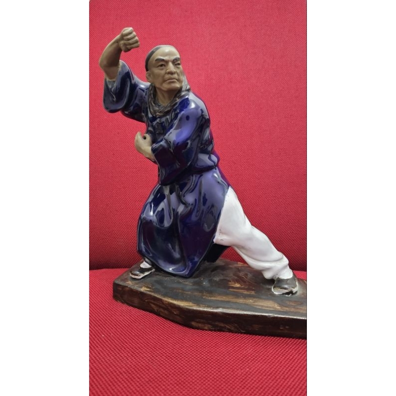 patung keramik kungfu