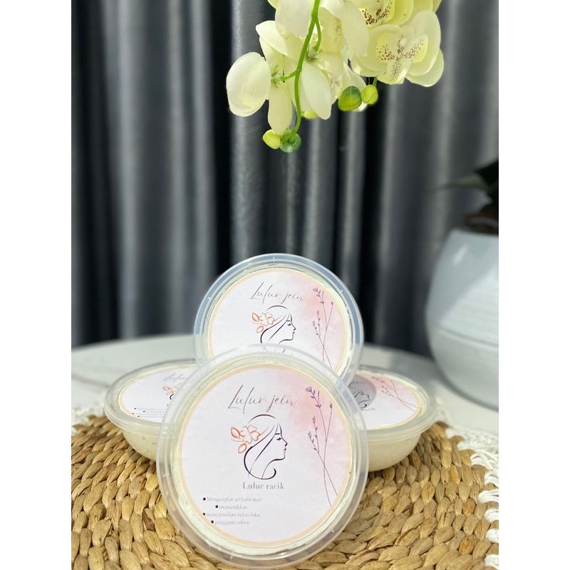 lulur racik jein (scrub halus dan harum)