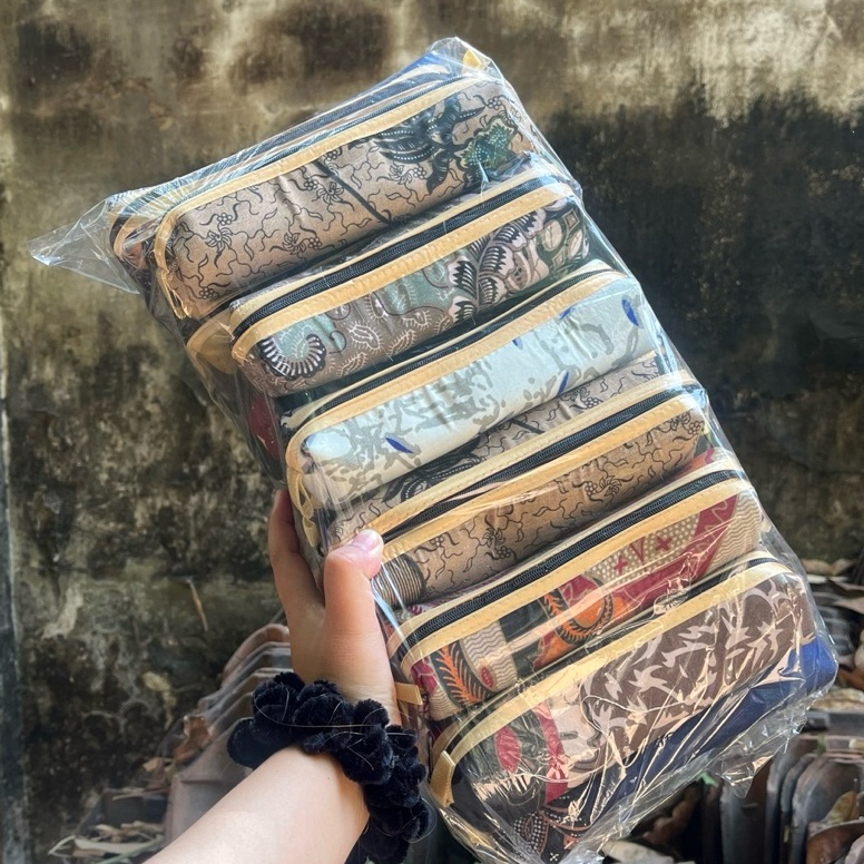 

KODE A97A Isi 2 biji Souvenir tempat pensil batik murah khas jogja tempat pensil souvenir tempat pensil batik souvenir tempat pensil