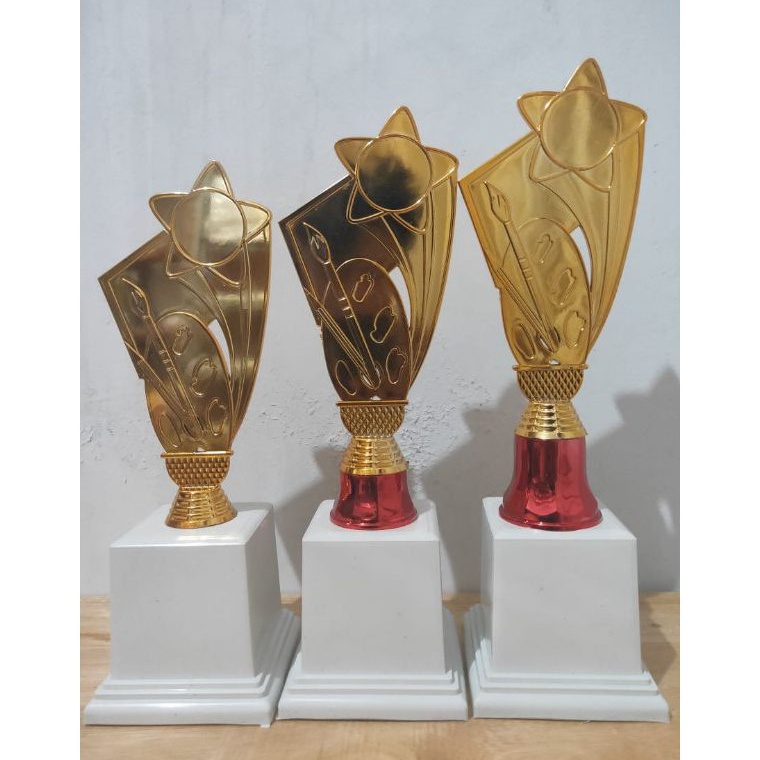 

KODE V6T Trophy piala Motif Kuas mewarna dan menggambar