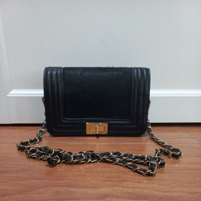 sling bag rantai kecil Wherever you go..