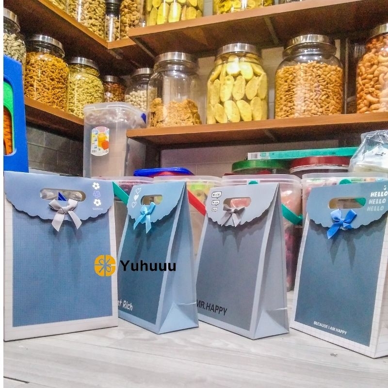 

Paper Bag Vertical Size Pita + Tutup Tas Kado Tas Souvenir Motif