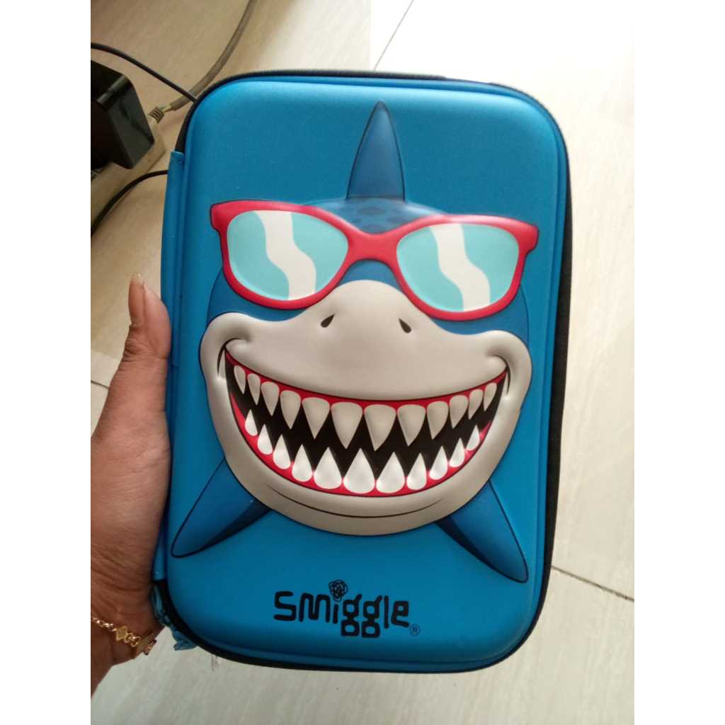 

SMIGGLE PENSIL CASE TRIPLE DOG SHARK