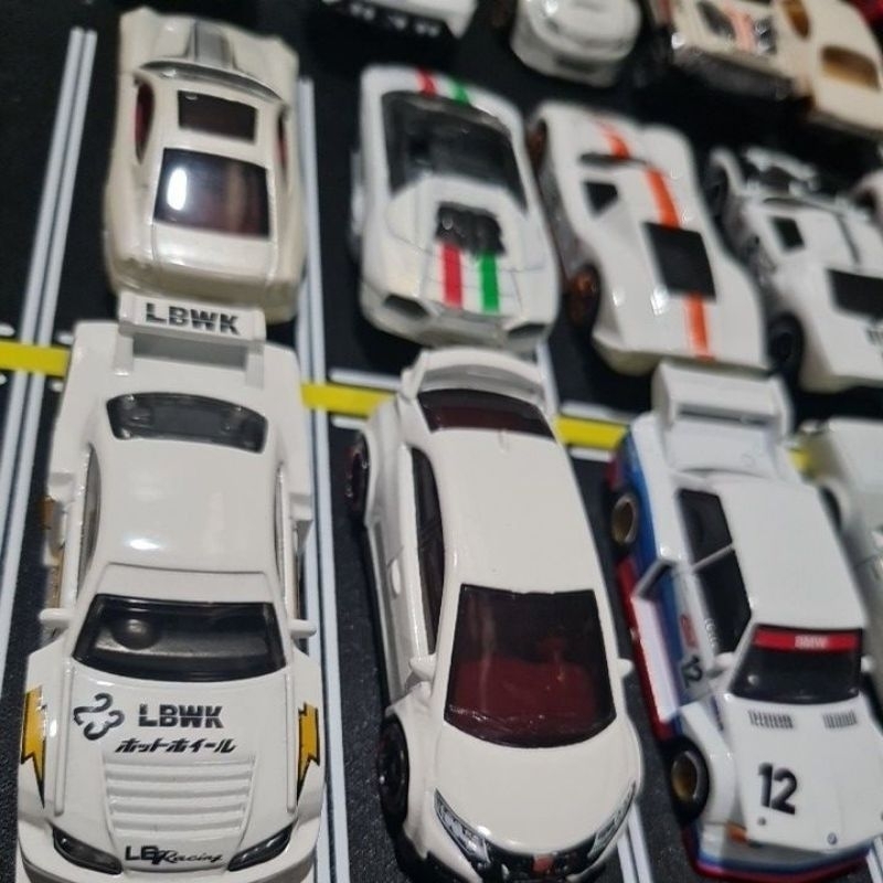 hot wheels white car loose