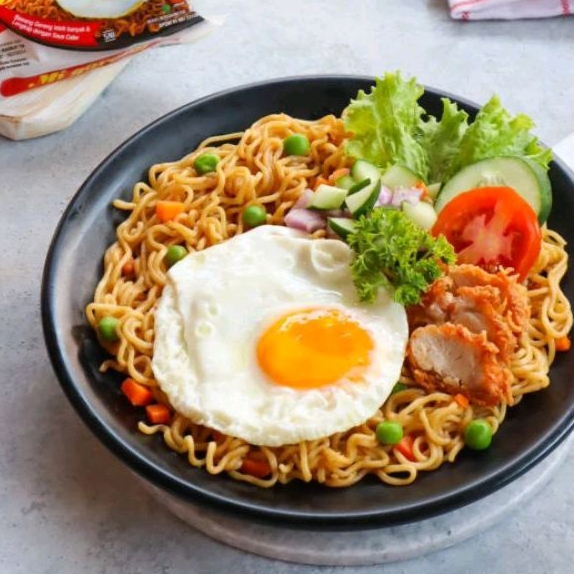 

Mie indomie goreng siap makan