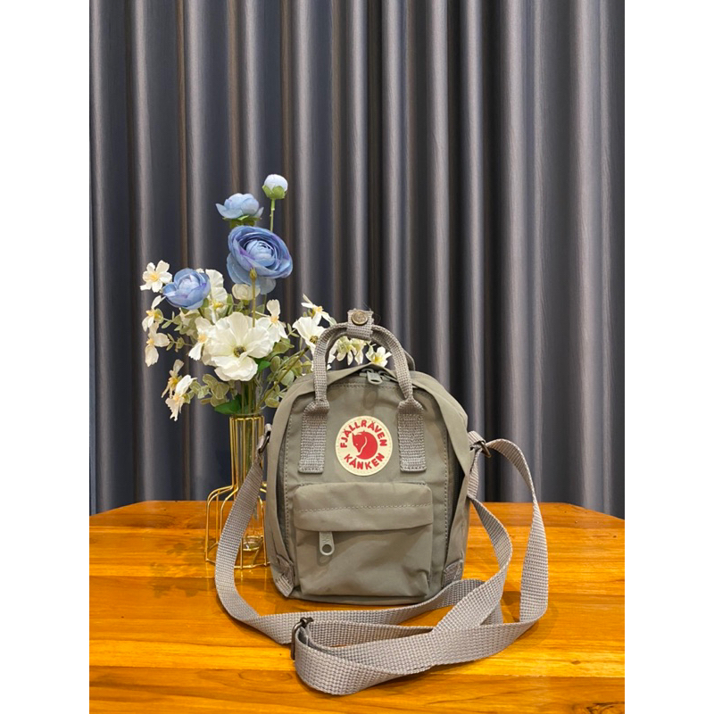 Preloved Fjallraven Kanken Mini Slingbag