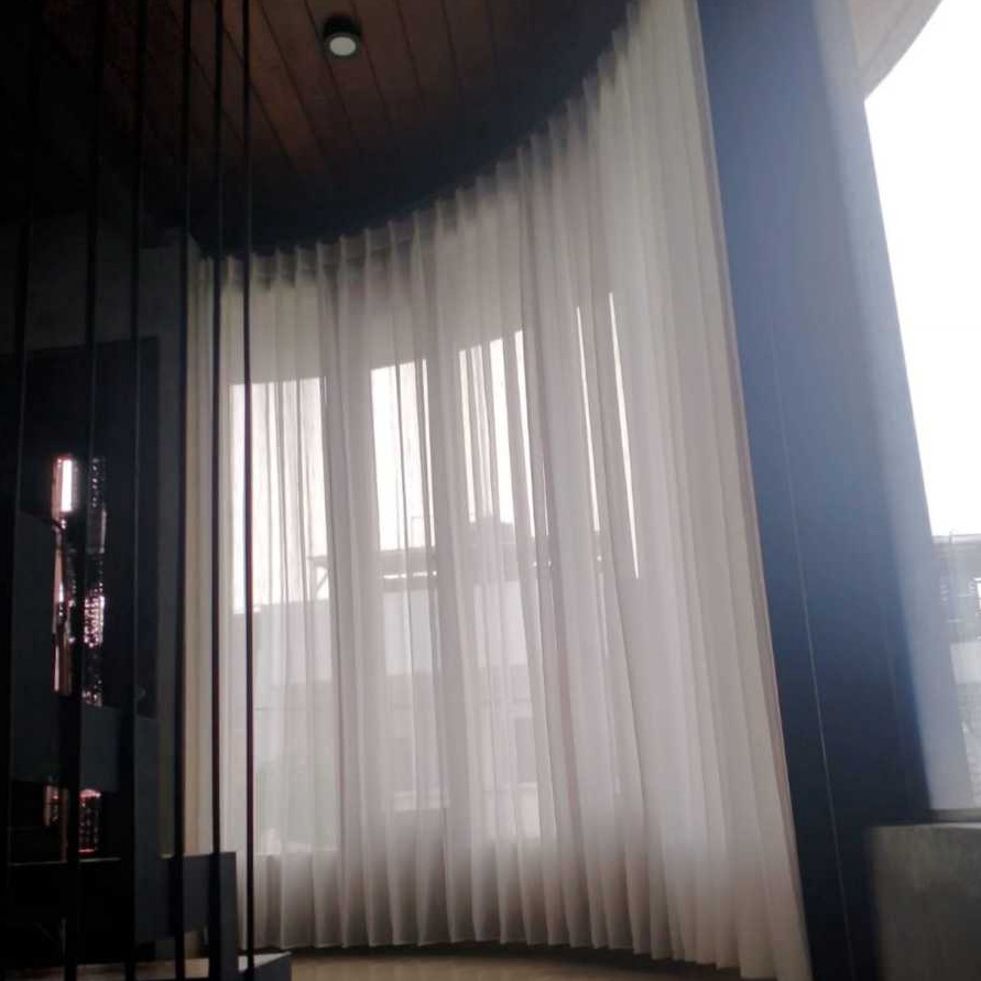 DiSkon  Vitrase polos putih bersih ala2 hotel bisa menahan pantulan sinar matahari