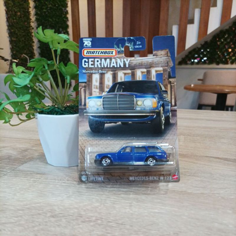 Matchbox Germany Mercedes-Benz W 123