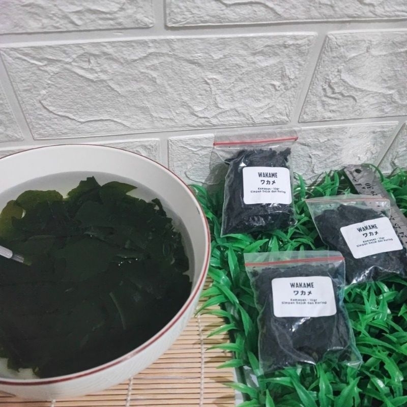 

Wakame rumput laut kering