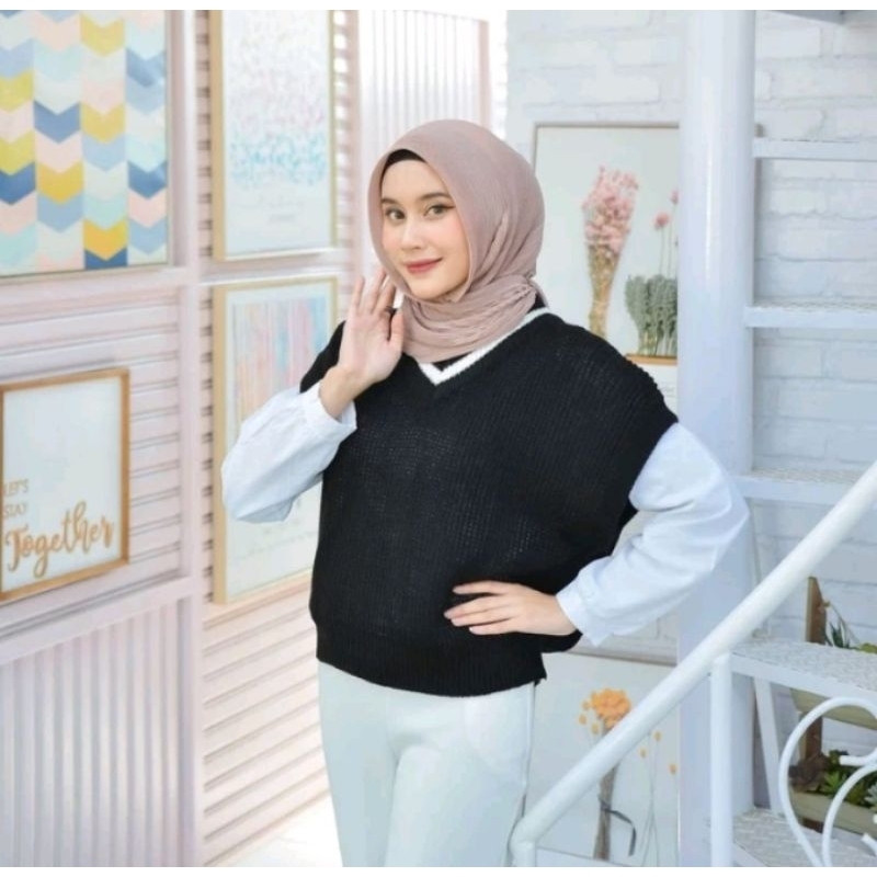 VEST RAJUT ROMPI  WANITA KOREA / VEST RAJUT CROP WANITA LD 120 OVERSIZE
