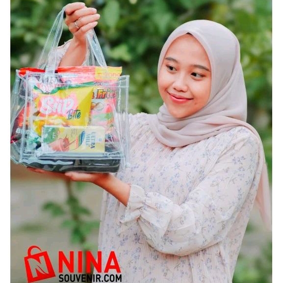 

Tas Ultah Muat Kotak Bento P.25 L.20 T.20 PwC