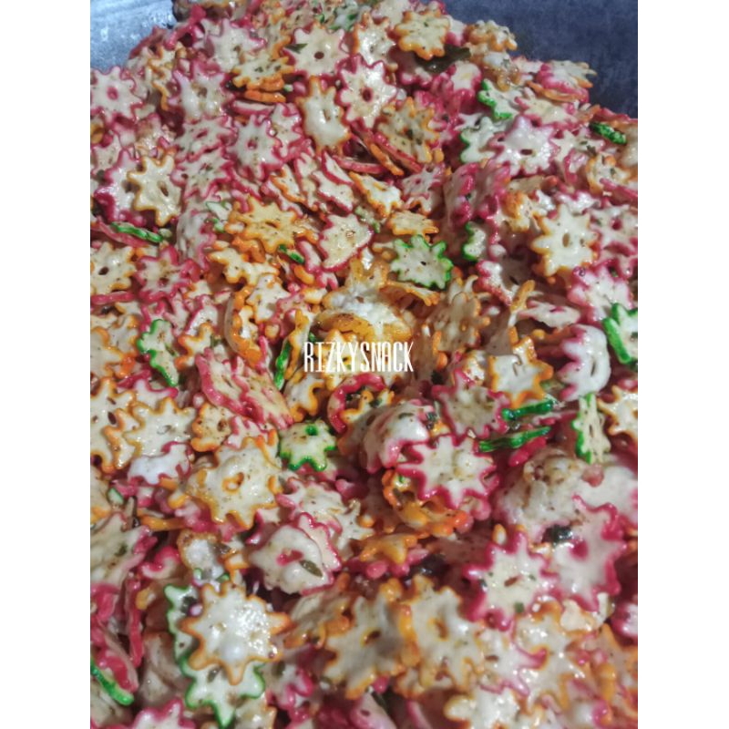 

KERUPUK TERSANJUNG PEDAS DAUN JERUK