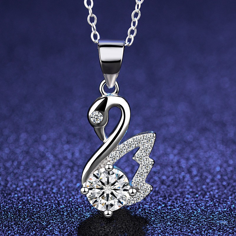 Kalung Liontin  Wanita Couple Pasangan Berlian Moissanite Sertifikat Asli GRA 925 Perak Desain Elega