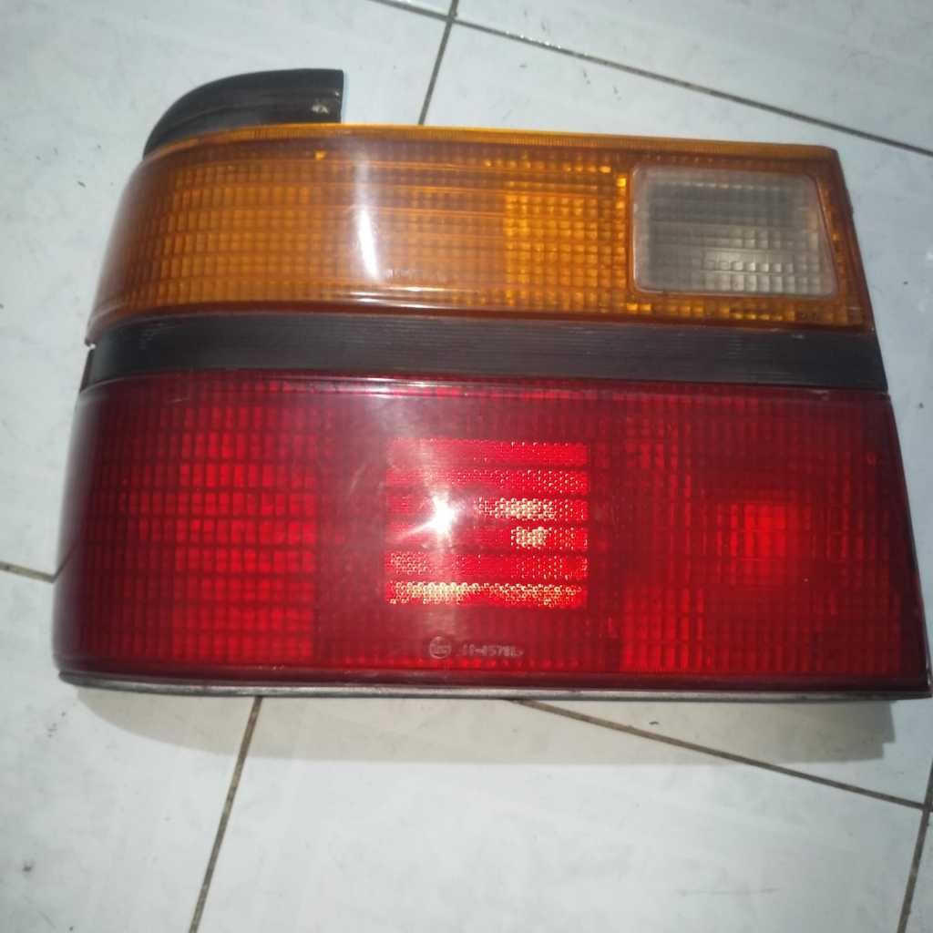 Stoplamp Lampu Belakang KIRI Mazda 626 GLX 1986 1987 TYC
