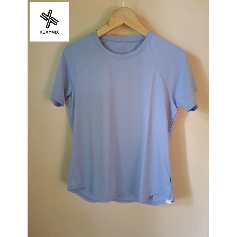 [PRELOVED/THRIFT] XEXYMIX KAOS ATASAN T-SHIRT SPORT OLAHRAGA WANITA LIGHT GREY