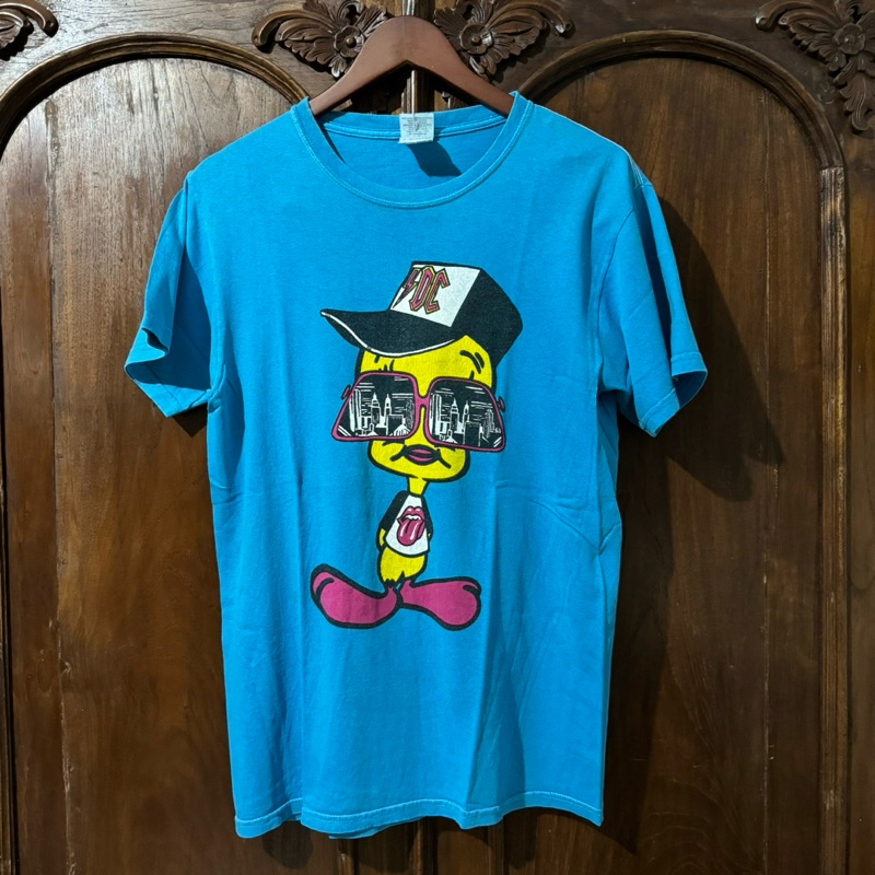 Gildan ultra cotton looney tunes