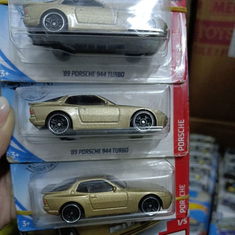 Hotwheels 89 Porsche 944 turbo